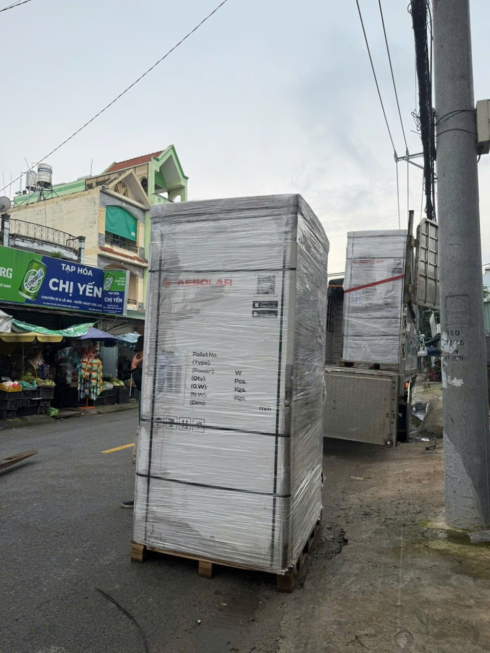 Tấm pin năng lượng mặt trời cho giải pháp điện công trình